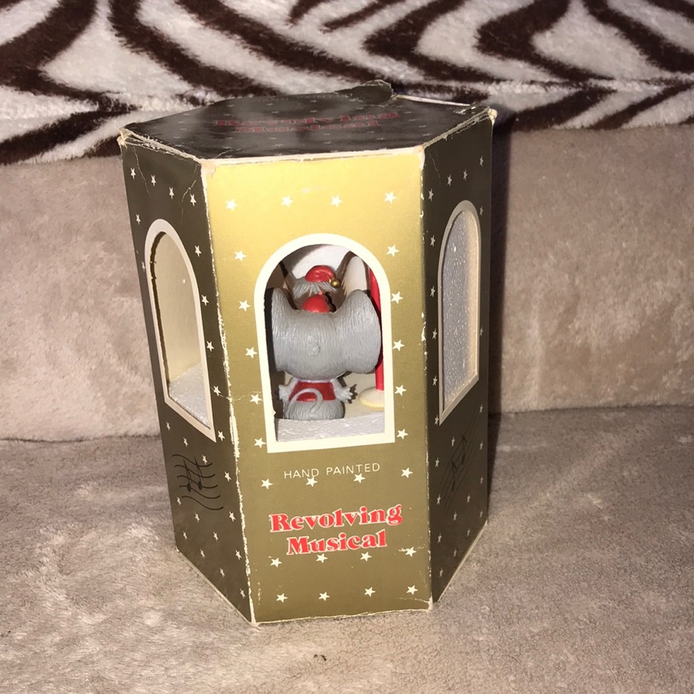 Hand painted revolving musical Christmas mice broken